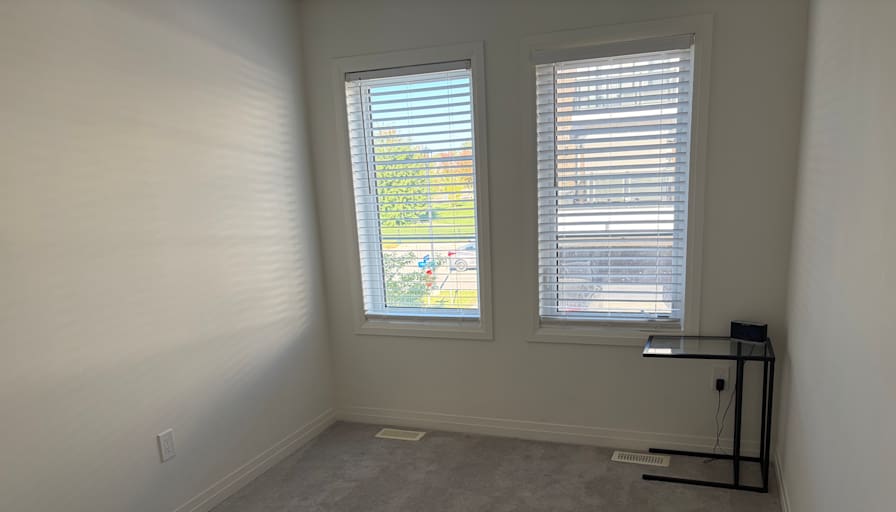 Leslie's room
