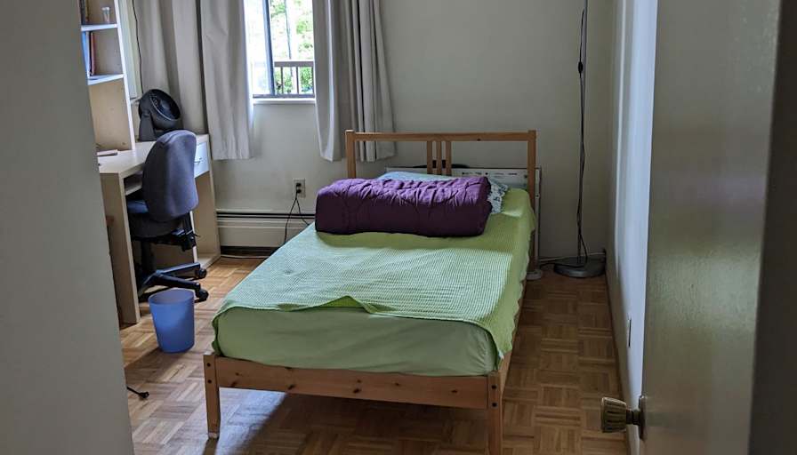 PAN JUN DENI PARK's room