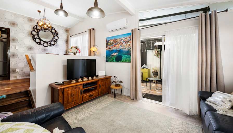 Tom's room