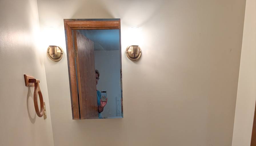 Gary Dowdy Sr's room