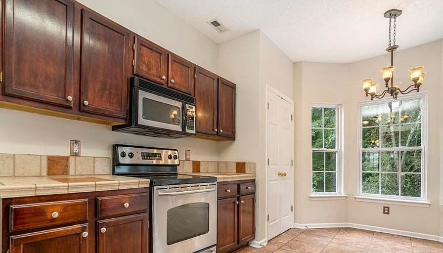 lifedoorrentals's room