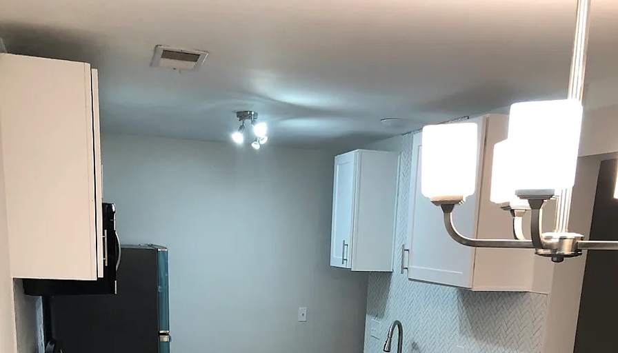 Alcove Rooms's room