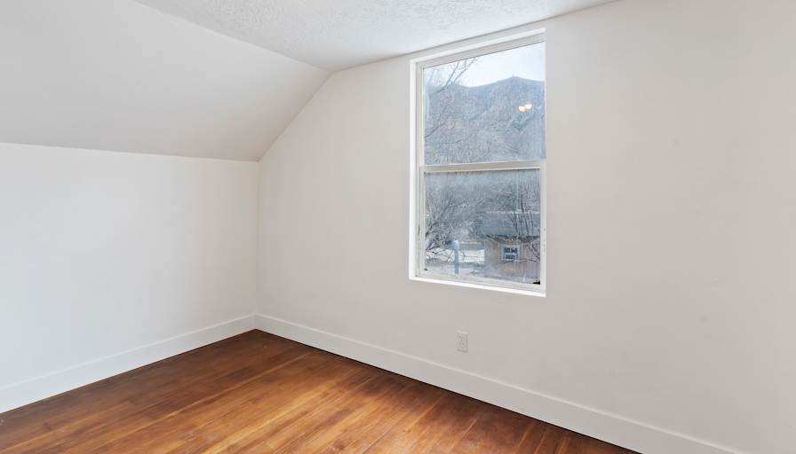 KristyAnna Elzinga's room
