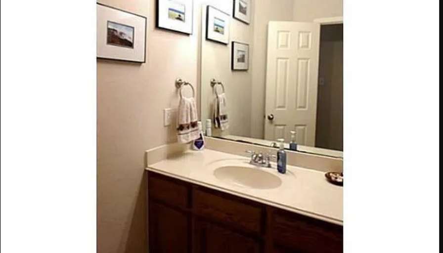Saleem's room