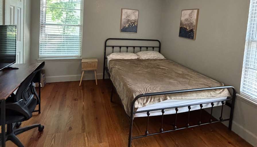 Gal's room