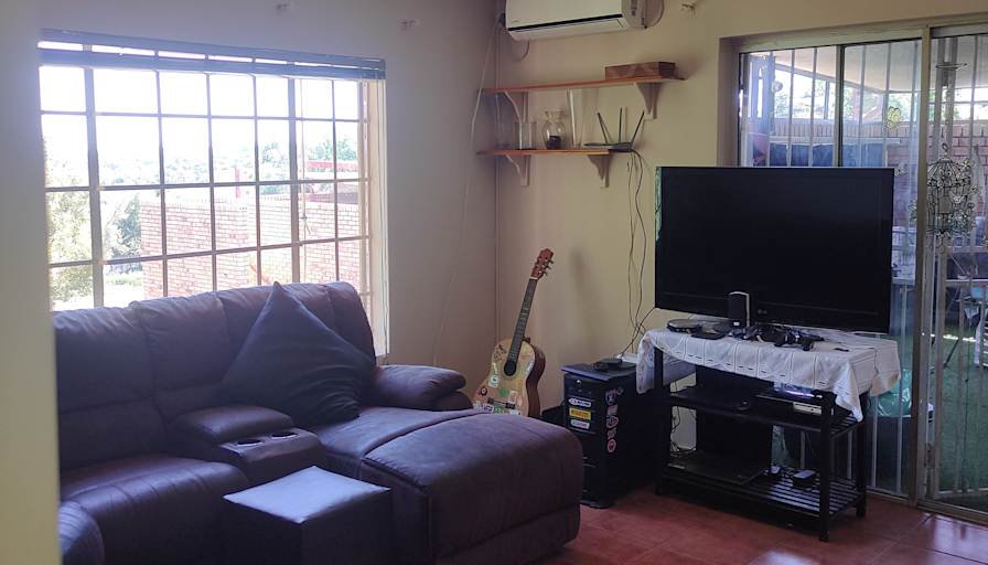 Dj's room