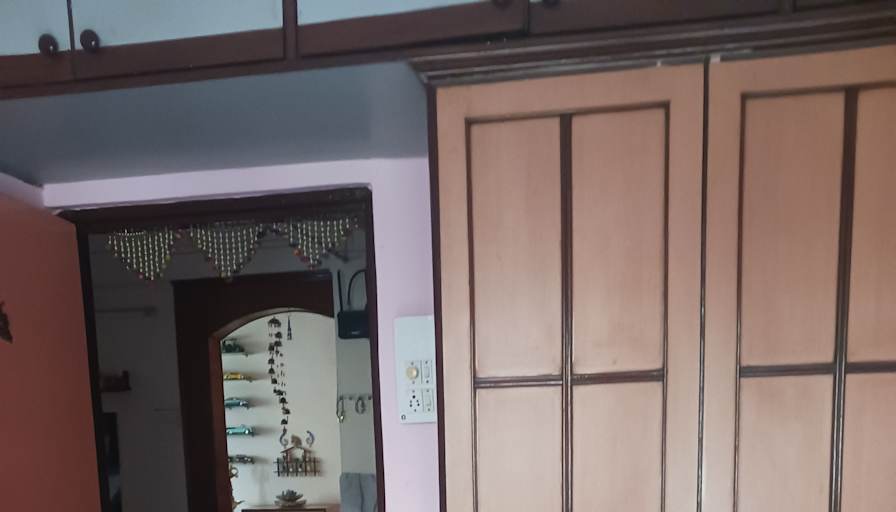 makarand's room