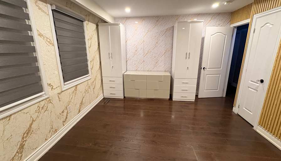Tolobi Rental's room