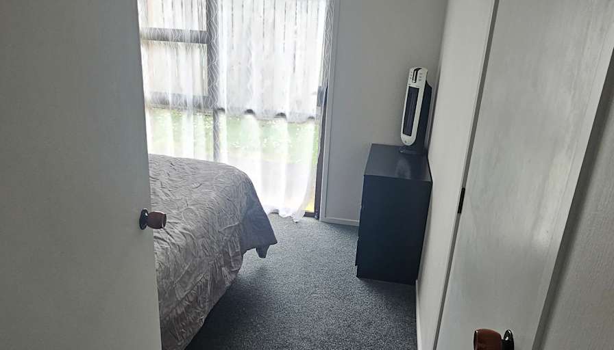 Dee's room