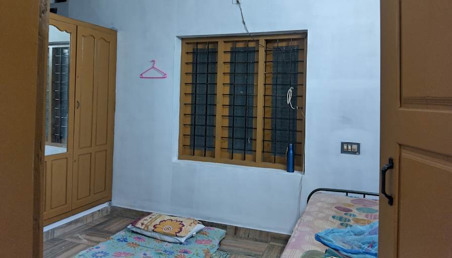 Nikhil K K's room
