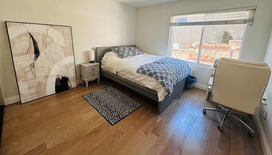 Lee's room