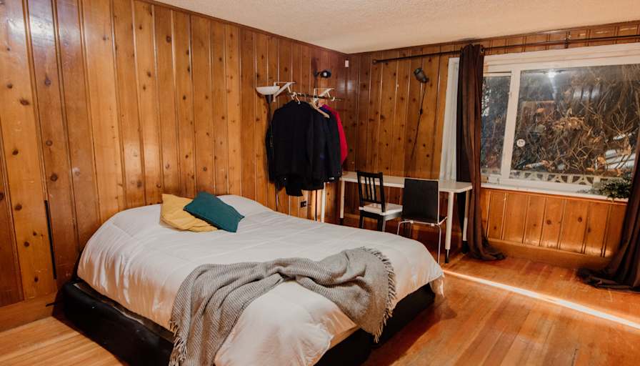 Masoud's room