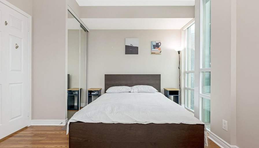 Thomas's room