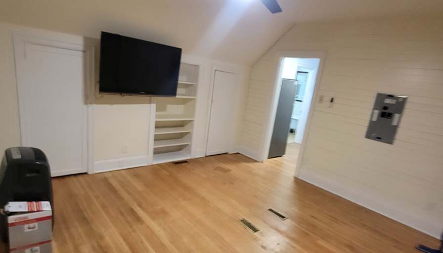 Jeffreyroy's room