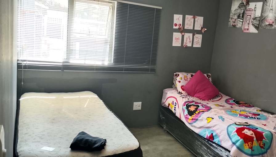 Abdurahgmaan's room