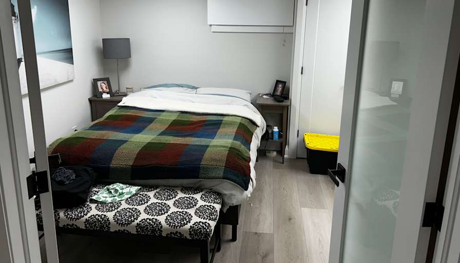Thomas's room