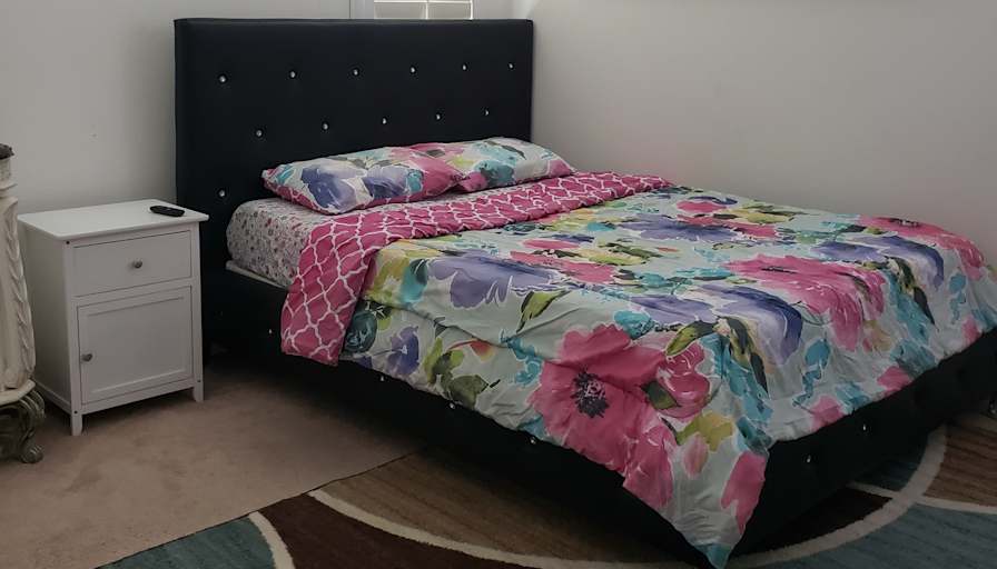 Eve's room