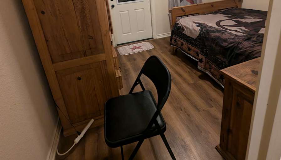 Carolyn Viscardi-Anderson's room