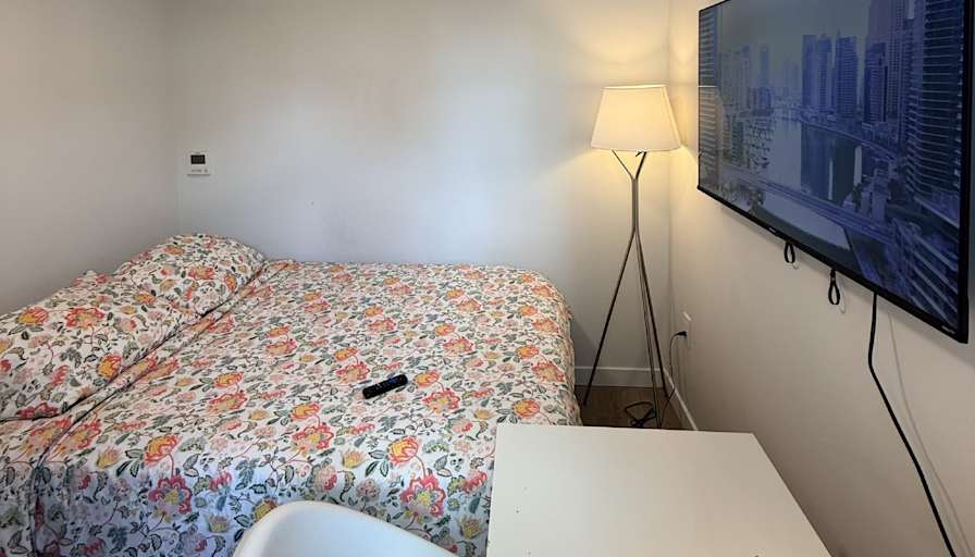 Oybek's room