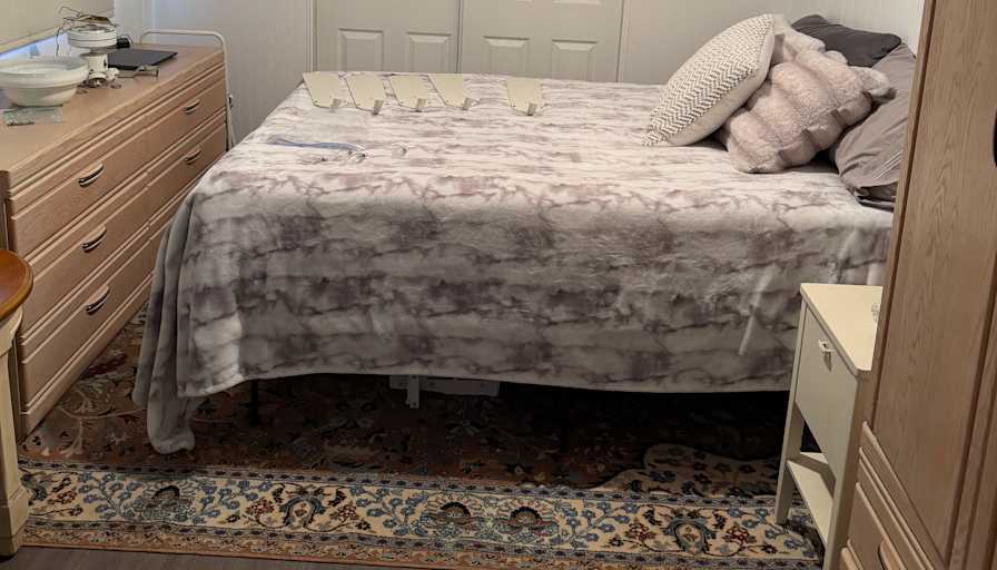 Emerson alcanter's room