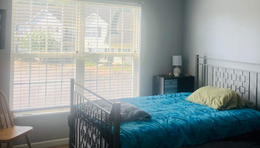 Enrique's room