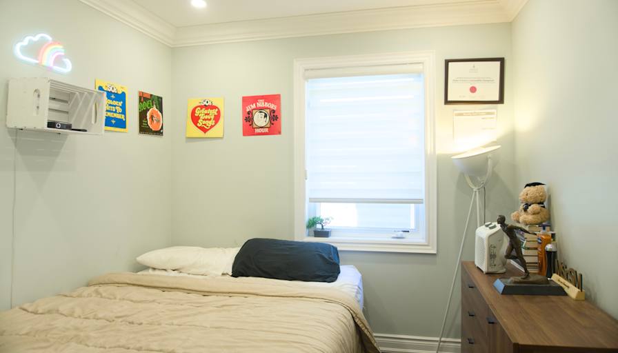 Isa's room