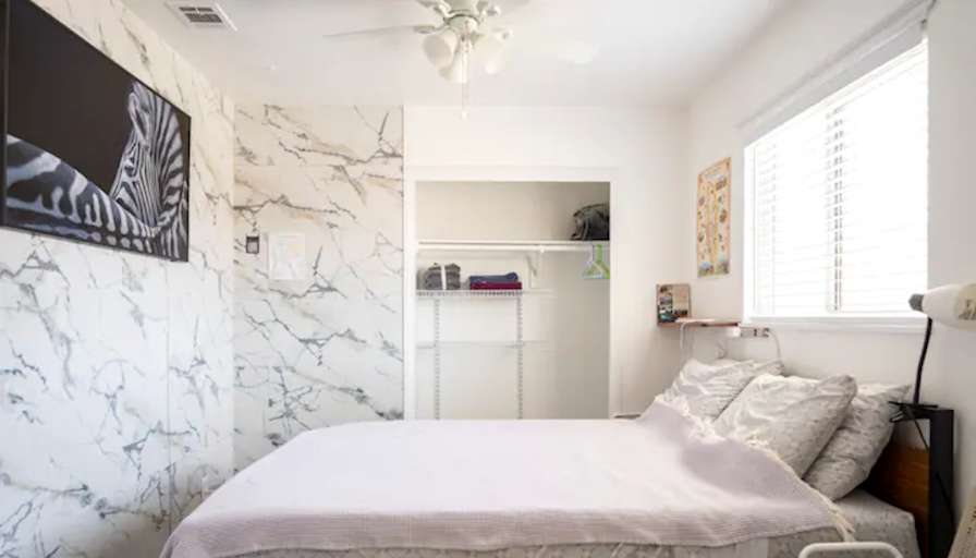 Sez's room
