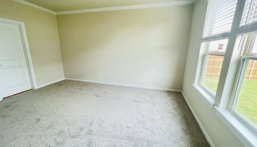 Alamiv's room