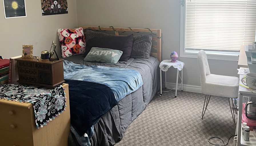 GABRIELLA RAIMONDO's room