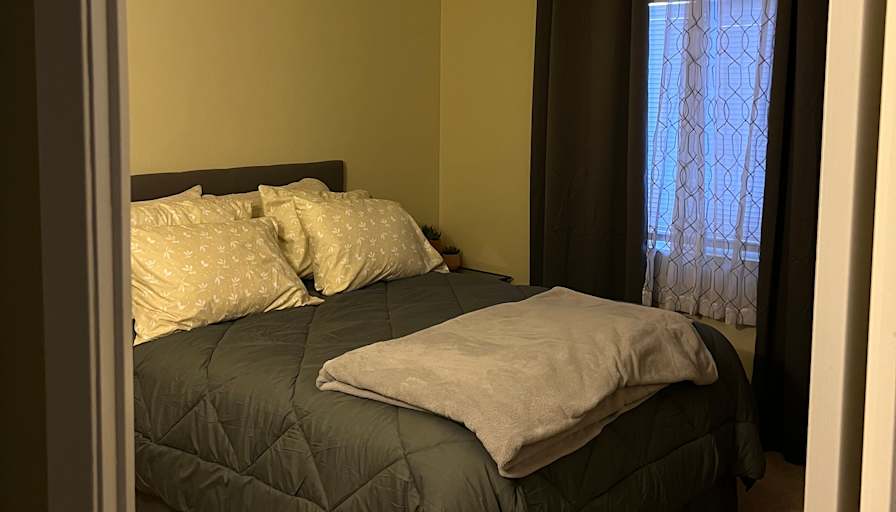 Mercedes's room