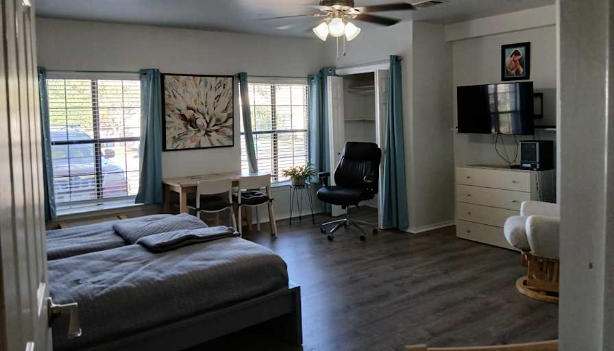 Darlene Davis's room