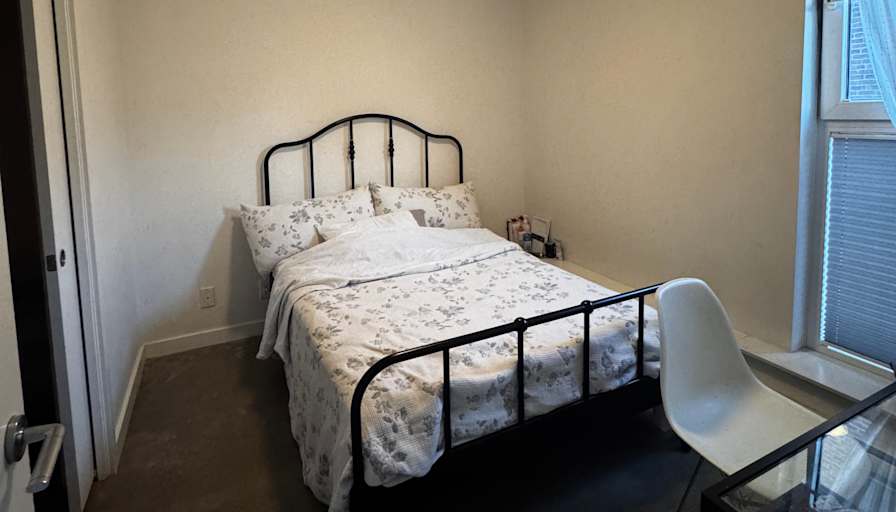 Viridiana's room