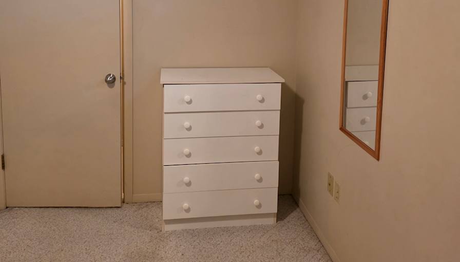 Hans's room