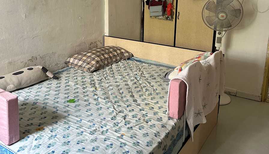 Husen's room