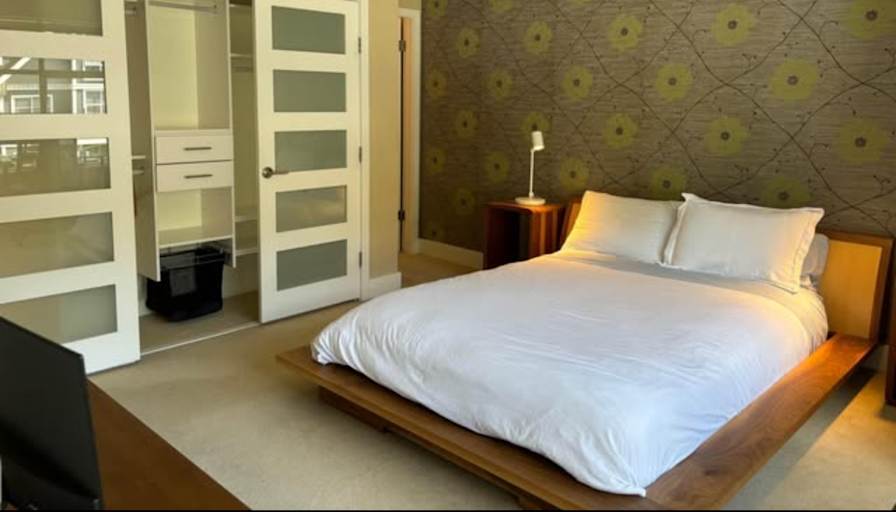 Craig s smith's room