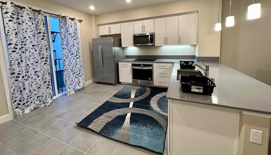 Golden Gate Rentals's room