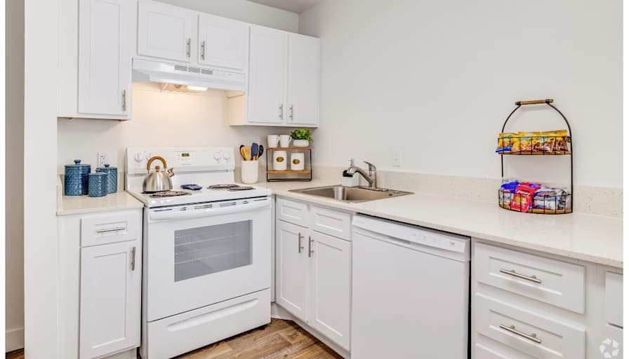 Highland Village Apartments's room