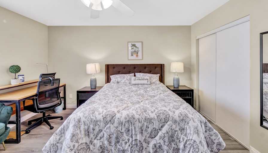 Sandy's room