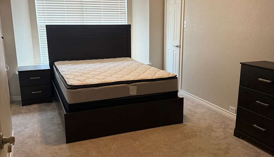 Dami's room