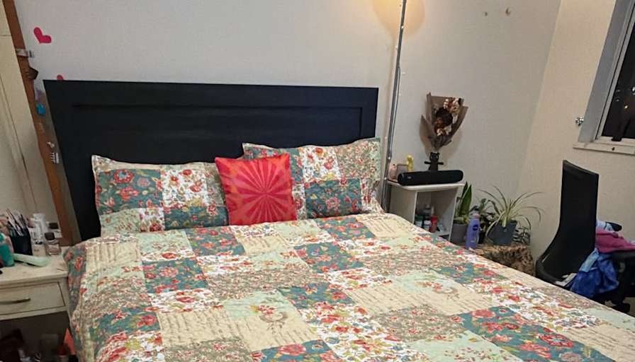 Sandy's room