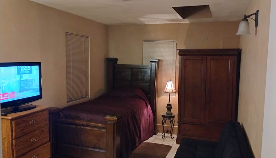 Juan carlos's room