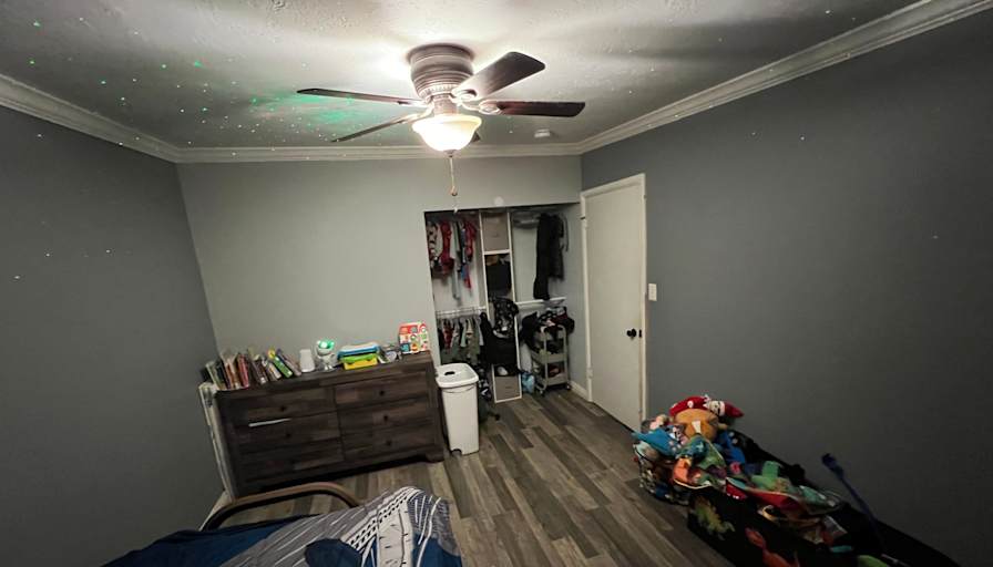 Jonathan Peña's room
