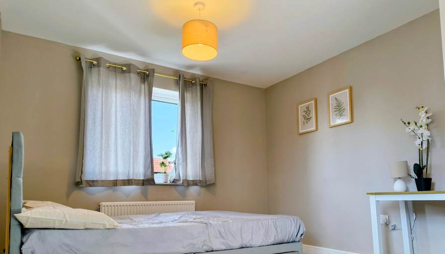 Amar Gujeti's room