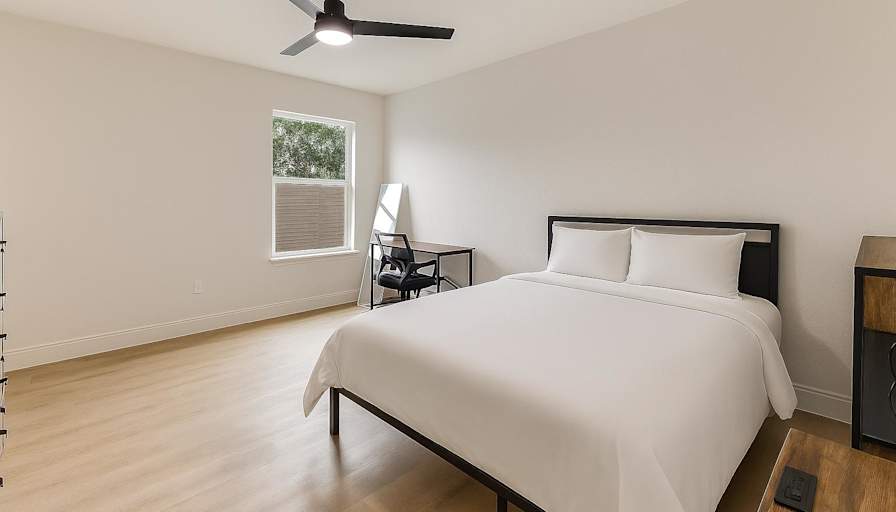 Magali A.'s room