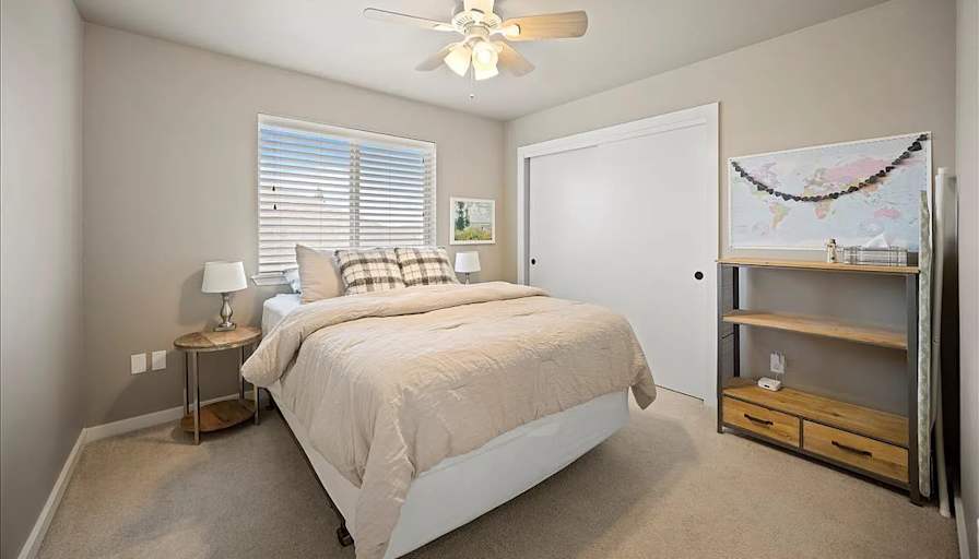 Aydin's room
