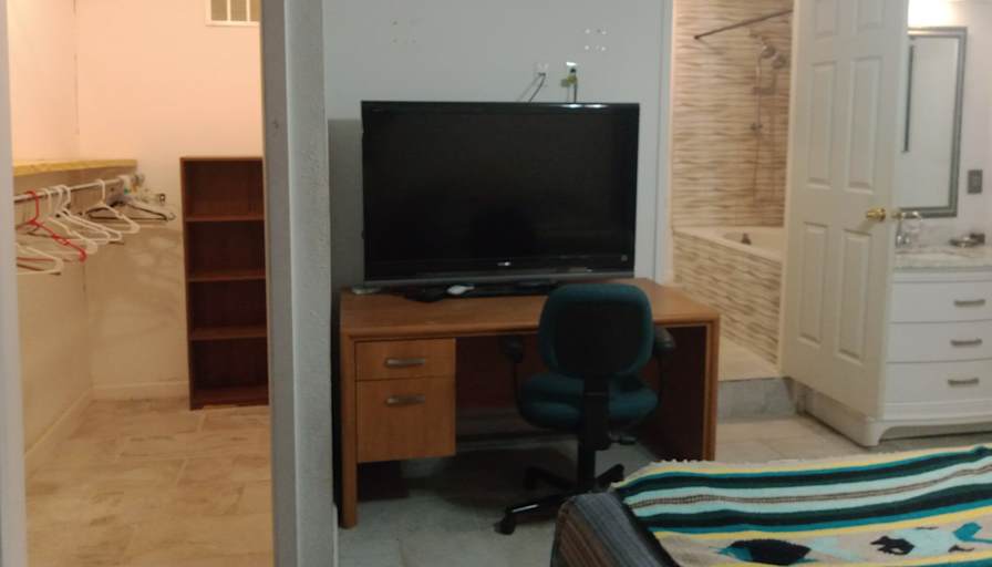 Fernando Saravia's room