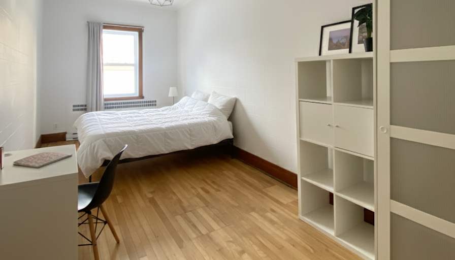 HelloMontreal's room