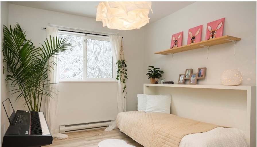 Mina's room