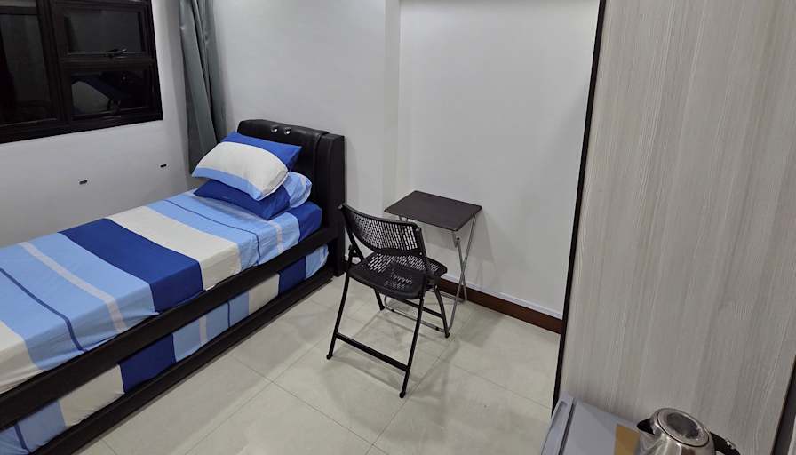 Viknes's room