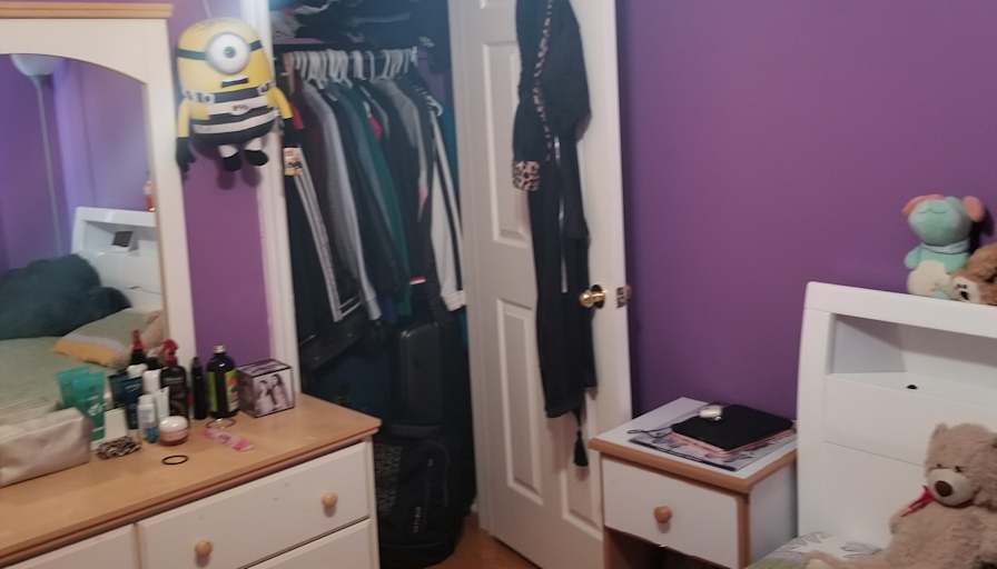 SINTHUJAN's room